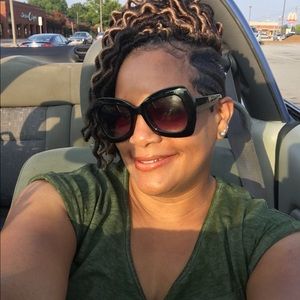 Meet your Posher, Felicity